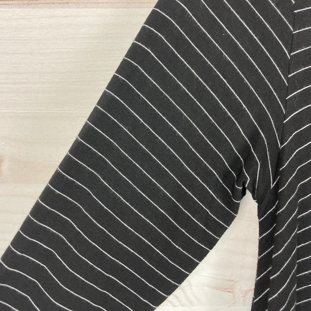 Comfy USA Cardigan Womens XS Black‎ White Striped Zip Front V-Neck Long Sleeve